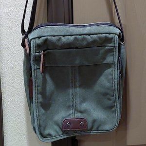 A NOATD Crossbody Canvas Messenger Bag Unisex Olive Green 100% Cotton